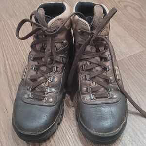 - La sportiva women's hiking boots size 8